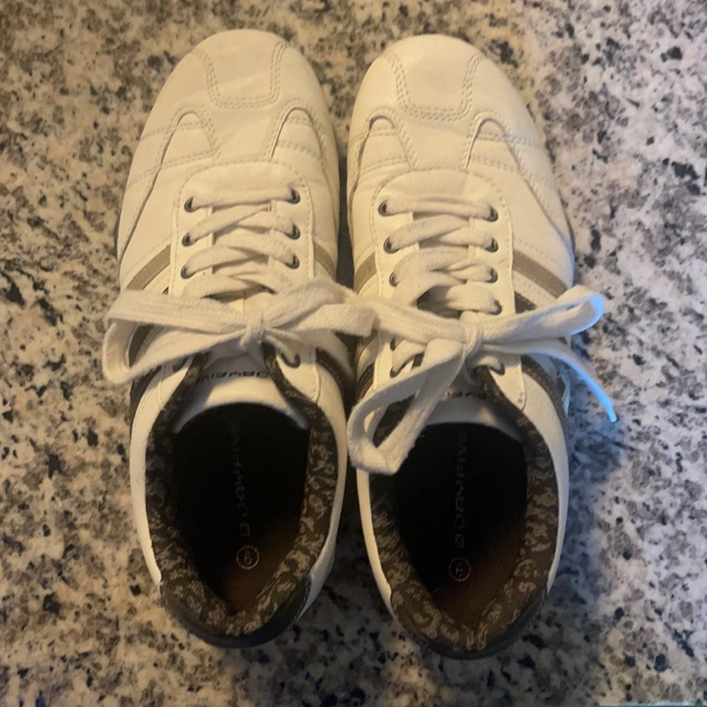 Like-New Men’s Size 9 Casual Sneaker